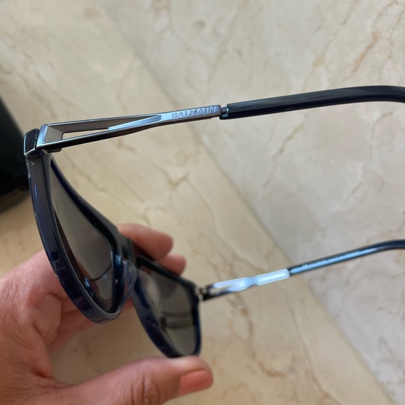 BALMAIN Paris  Stylish Sunglasses - Picture 8 of 12